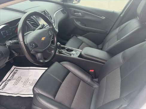 Used 2019 Chevrolet Impala LT FWD image 16