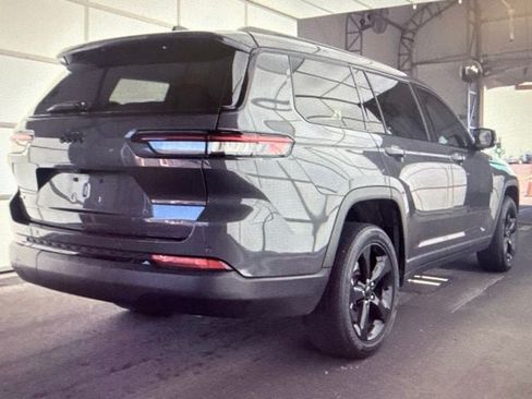 Used 2023 Jeep Grand Cherokee L Laredo RWD image 5