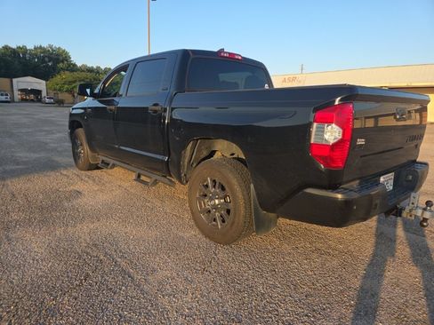 Used 2021 Toyota Tundra 4x4 CrewMax image 5