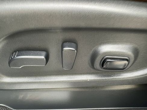 Used 2017 Nissan Titan Platinum Reserve RWD image 17