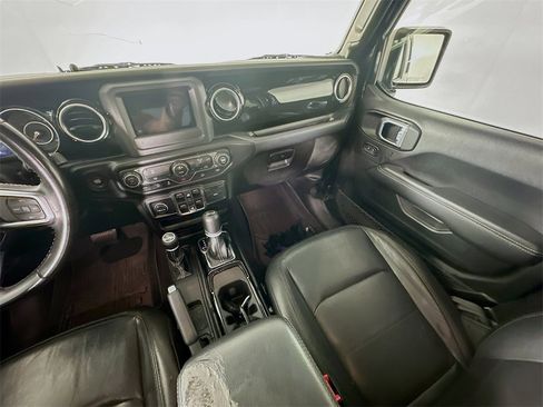 Used 2020 Jeep Wrangler Unlimited Sahara image 11