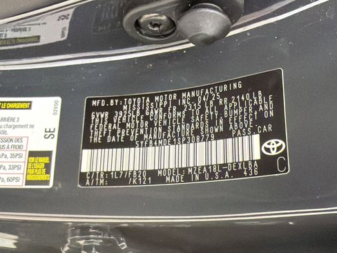 Used 2025 Toyota Corolla LE image 19