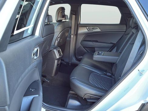New 2026 Kia Sportage X-Line w/ X-Line Technology Package AWD/4WD image 16