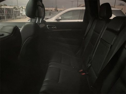 Used 2019 Jeep Grand Cherokee Limited w/ Luxury Group II image 4