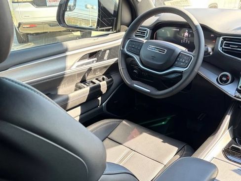 New 2026 Jeep Grand Wagoneer L Limited AWD/4WD image 37