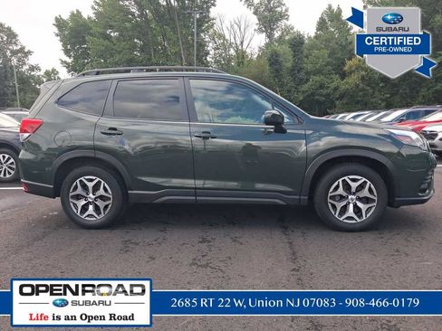 Used 2023 Subaru Forester Premium AWD/4WD image 2