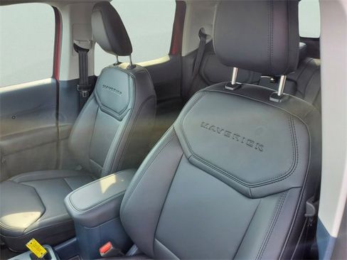 New 2025 Ford Maverick Lariat w/ Black Appearance Package image 19