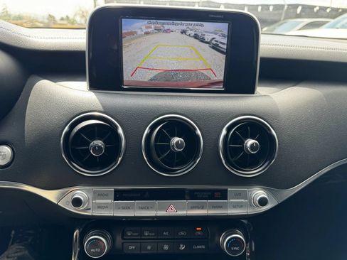 Used 2019 Kia Stinger RWD image 12