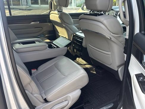 Used 2022 Jeep Grand Wagoneer Series I AWD/4WD image 11