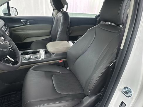 New 2026 Kia Carnival LXS FWD image 10