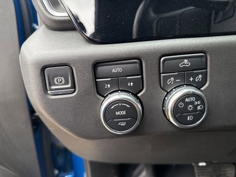 Used 2022 GMC Sierra 1500 Elevation image 13