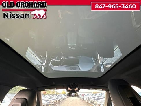 Used 2022 BMW iX xDrive50 w/ Premium Package AWD/4WD image 18