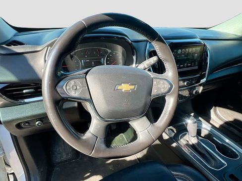 Used 2019 Chevrolet Traverse RS image 11
