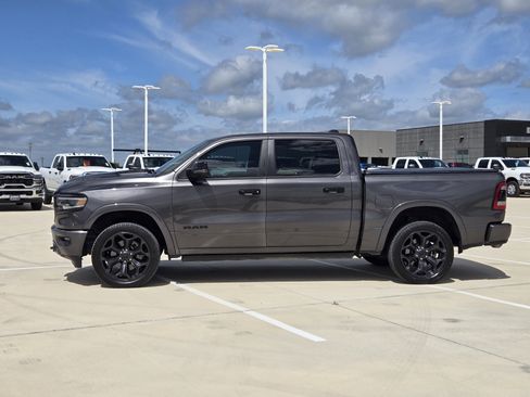 Used 2024 RAM 1500 Limited AWD/4WD image 5