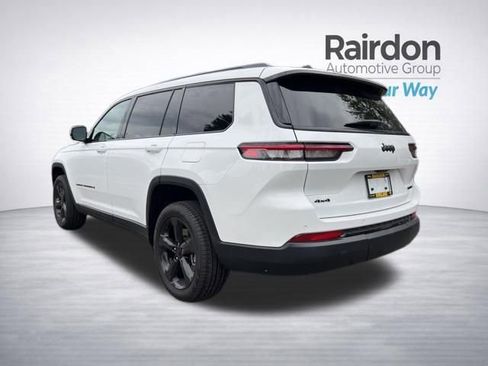 Used 2025 Jeep Grand Cherokee L Limited w/ Black Appearance Package image 5