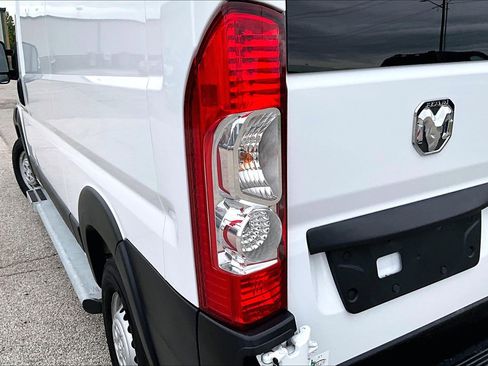 Used 2025 RAM ProMaster 2500 w/ U-Haul Equipment Group FWD image 24
