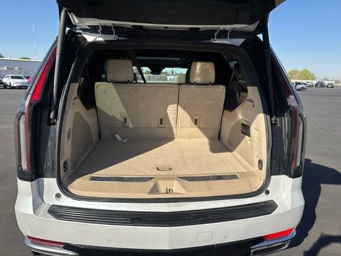 Used 2023 Cadillac Escalade ESV Premium Luxury w/ Performance Package AWD/4WD image 14