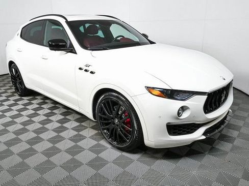 Used 2022 Maserati Levante GT AWD/4WD image 36