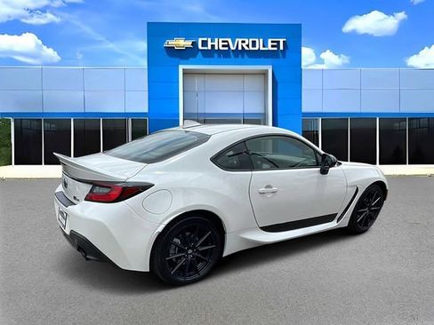 Used 2024 Toyota GR86 Premium RWD image 3