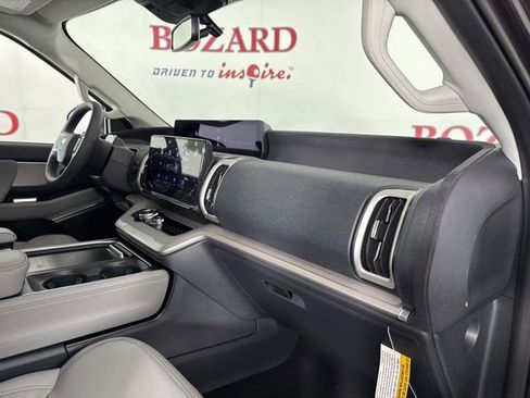 New 2025 Ford Expedition Active image 21