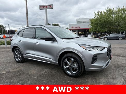 Used 2024 Ford Escape ST-Line image 3