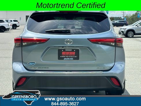 Used 2020 Toyota Highlander XLE AWD/4WD image 8