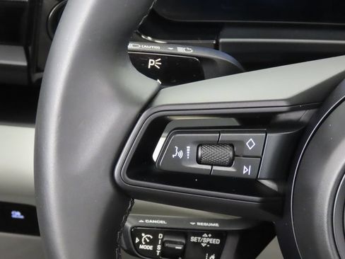 Certified 2025 Porsche Macan 4 Electric AWD/4WD image 20