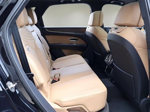 New 2025 Bentley Bentayga image 23