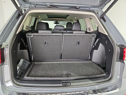 New 2026 Volkswagen Atlas SE FWD image 13