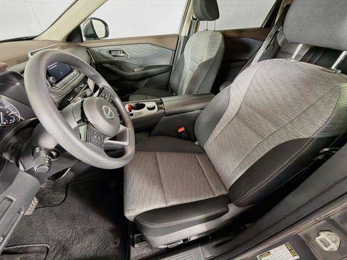 Used 2023 Nissan Rogue SV AWD/4WD image 2