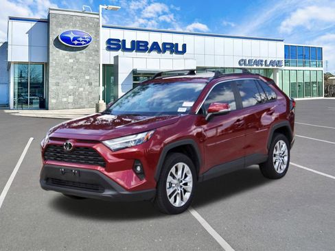 Used 2025 Toyota RAV4 XLE Premium FWD image 3