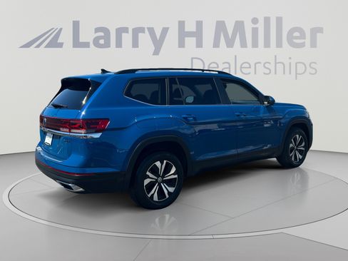 Used 2025 Volkswagen Atlas SE AWD/4WD image 5