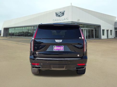 Used 2023 Cadillac Escalade Sport Platinum w/ LPO, ONYX Package image 5