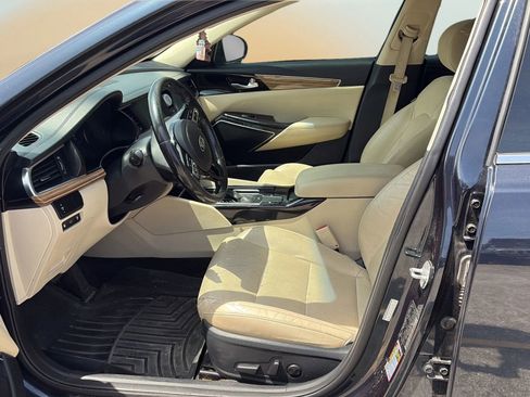 Used 2017 Kia Cadenza Premium image 26