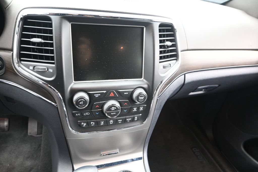 Used 2017 Jeep Grand Cherokee Overland w/ Jeep Active Safety Group RWD image 13