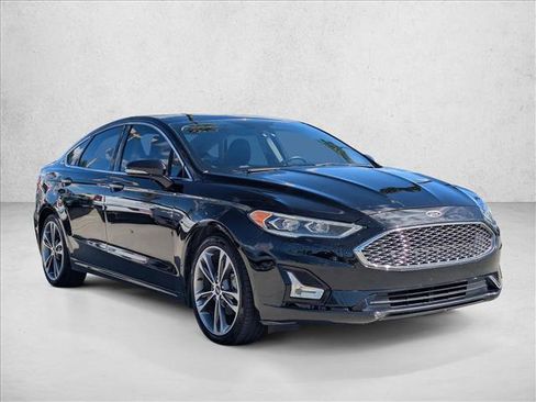 Used 2020 Ford Fusion Titanium image 3
