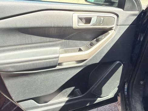 Used 2023 Ford Explorer XLT w/ Equipment Group 202A image 8