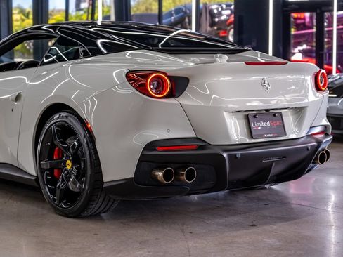 Used 2023 Ferrari Portofino M RWD image 5