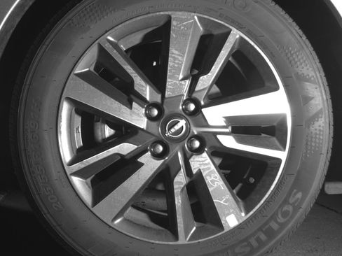 Used 2025 Nissan Versa SV image 12