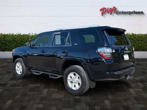 Used 2018 Toyota 4Runner SR5 image 3