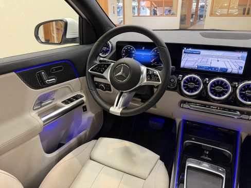 Certified 2024 Mercedes-Benz GLA 250 4MATIC w/ Exclusive Package image 10