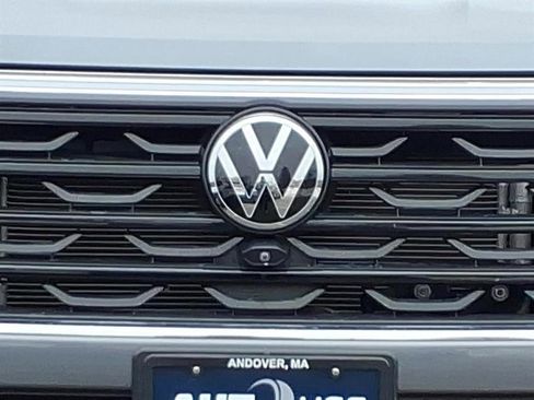 Used 2024 Volkswagen Atlas Cross Sport SEL Premium R-Line image 4
