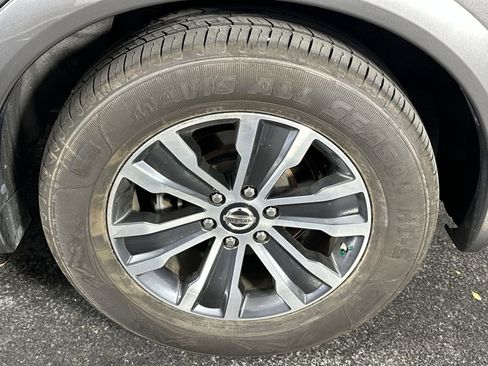 Used 2020 Nissan Armada SL image 14