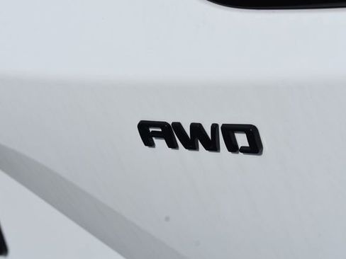 New 2026 Chevrolet Blazer EV LT AWD/4WD image 17