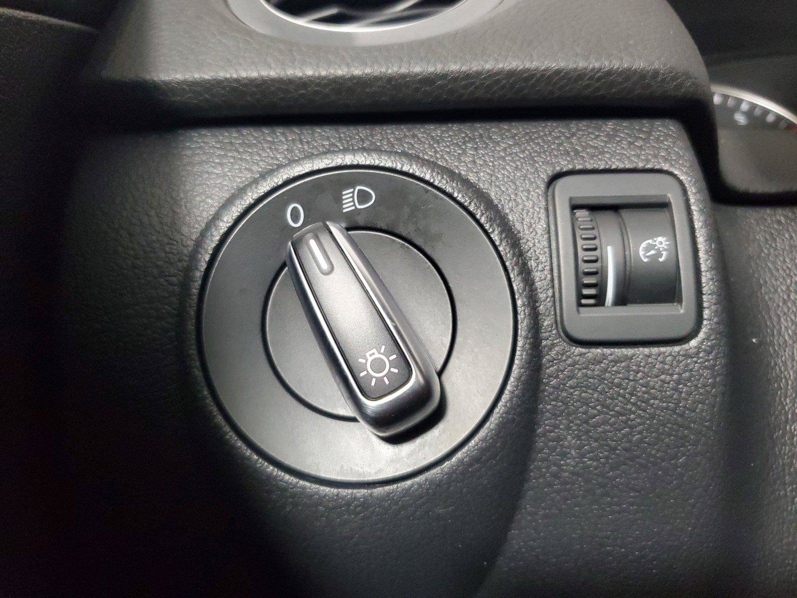 Used 2015 Volkswagen Tiguan S FWD image 34