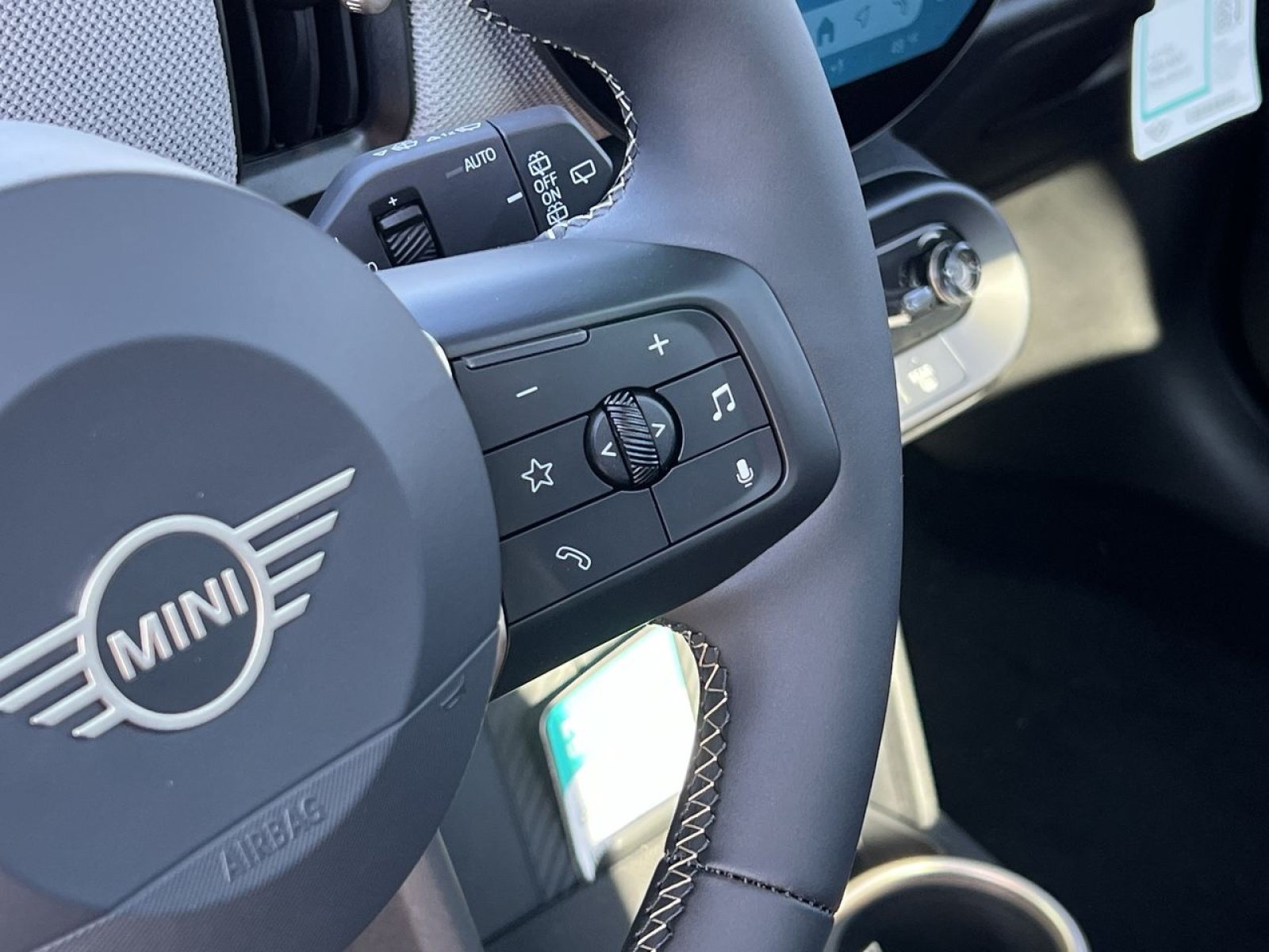 New 2026 MINI Cooper 2-Door Hardtop FWD image 29