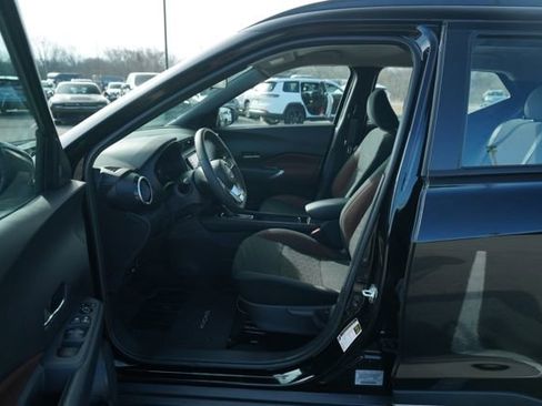 Used 2024 Nissan Kicks SR image 11