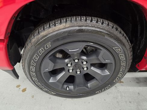 Used 2019 RAM 1500 Laramie w/ Sport Appearance Package image 11