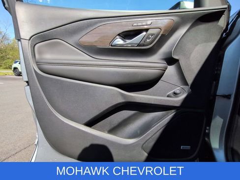 Certified 2023 GMC Terrain Denali w/ Denali Premium Package AWD/4WD image 24