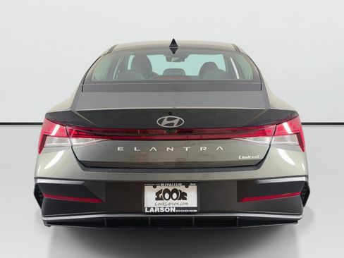 Used 2026 Hyundai Elantra Limited FWD image 4